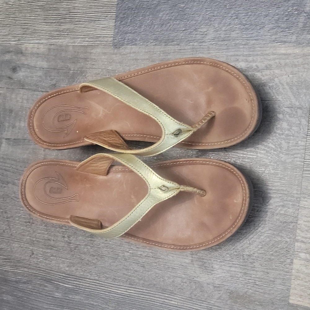 Olukai Flip flops